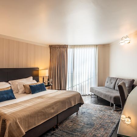 Daniel Herzliya Hotel Exteriér fotografie A room at the hotel