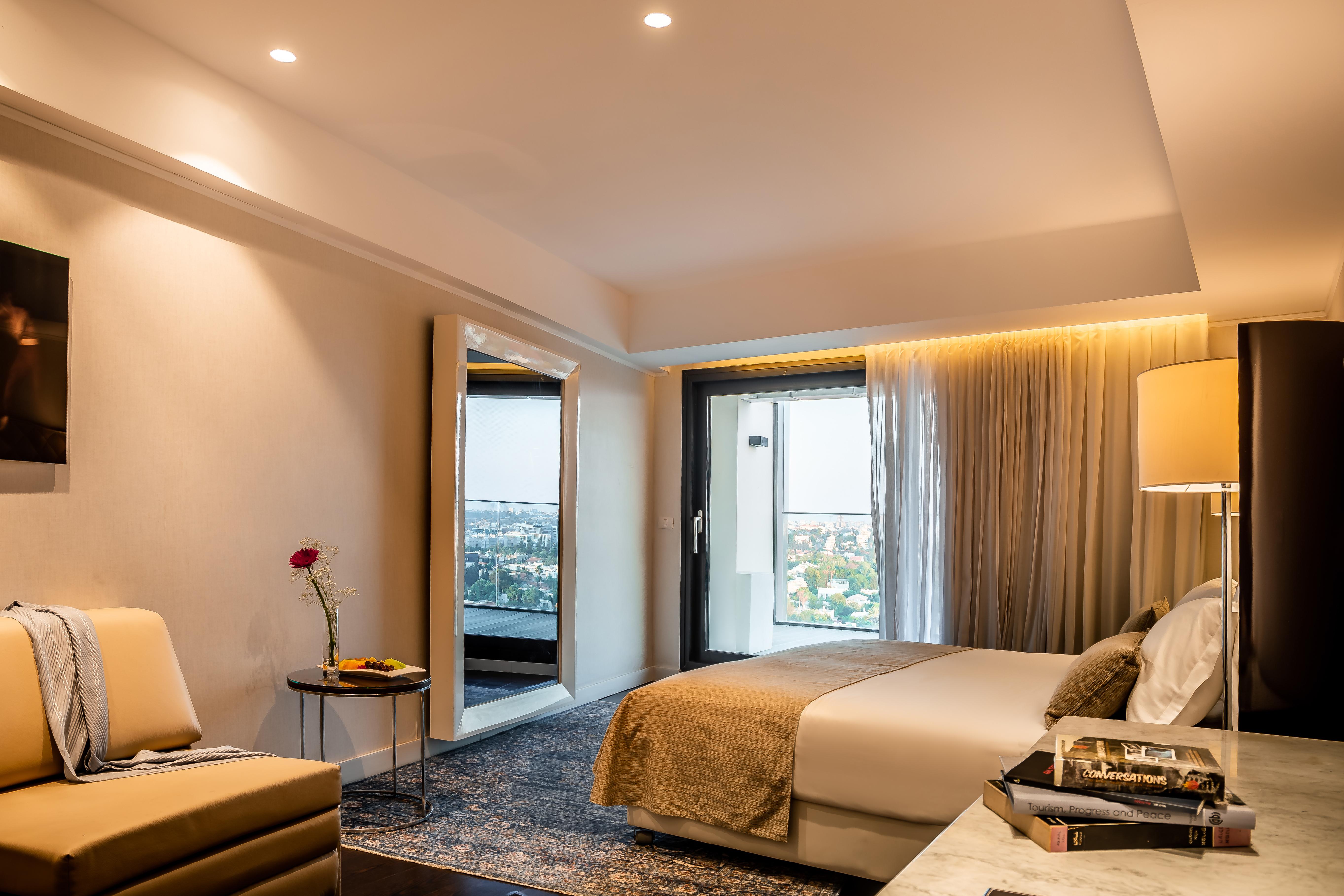 Daniel Herzliya Hotel Exteriér fotografie A bedroom at the hotel