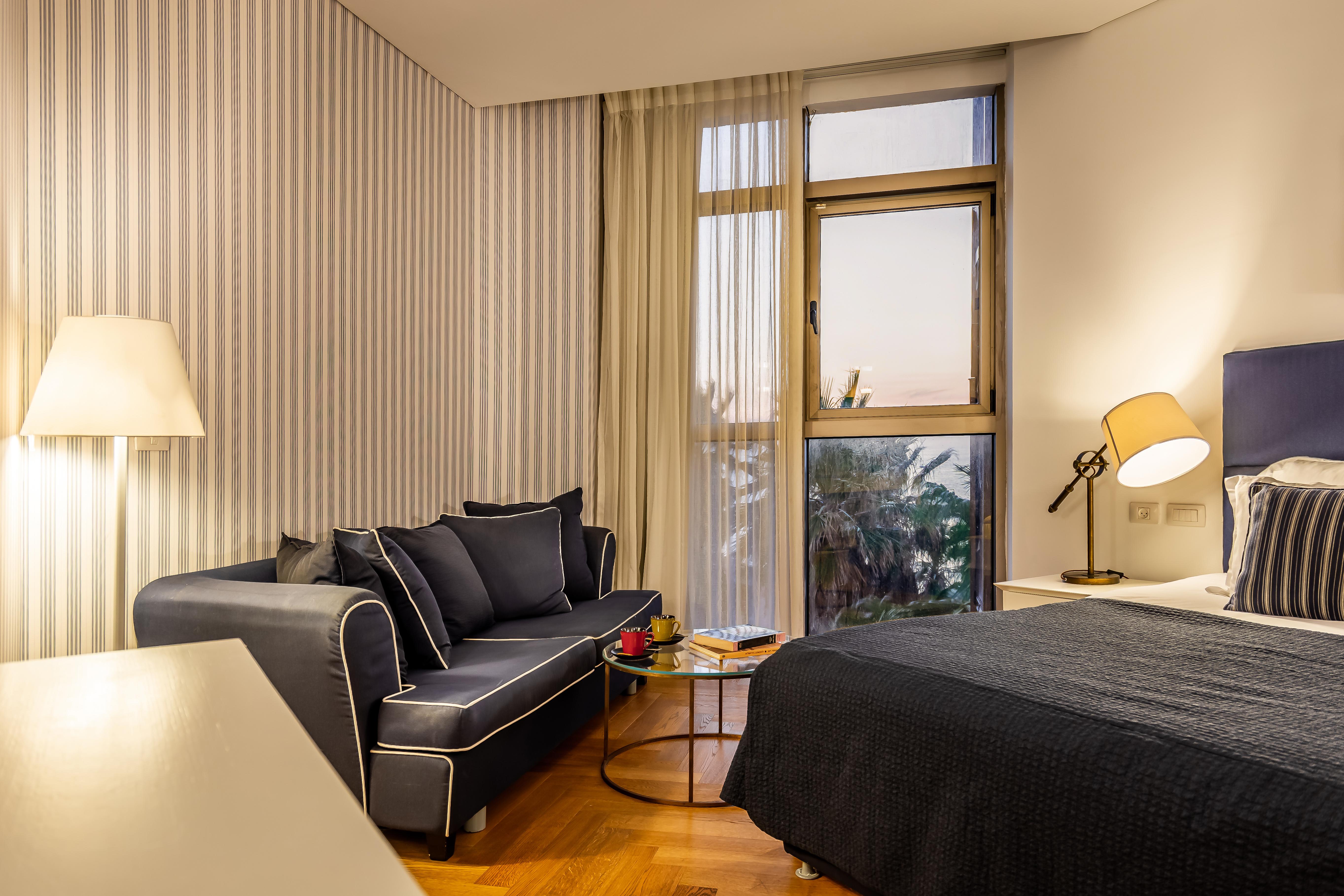 Daniel Herzliya Hotel Exteriér fotografie A room at the hotel