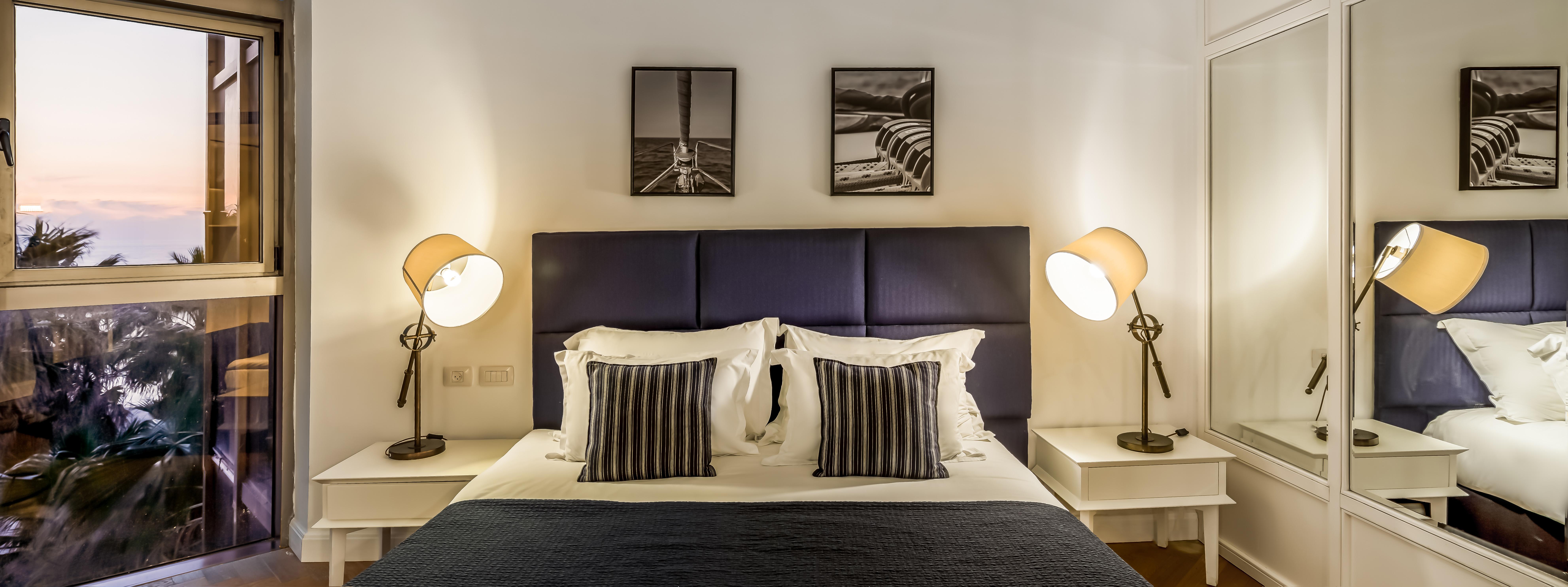 Daniel Herzliya Hotel Exteriér fotografie A bedroom at the hotel