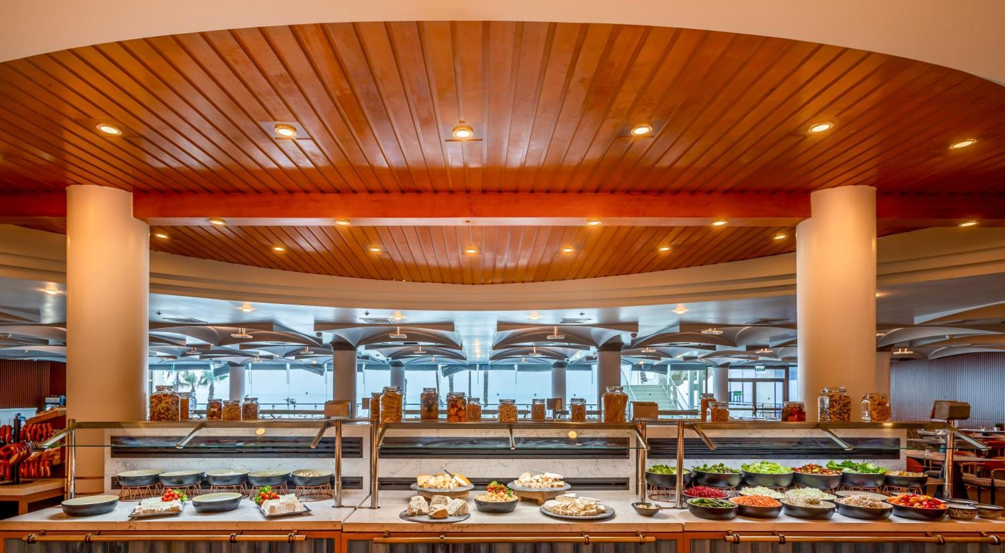 Daniel Herzliya Hotel Exteriér fotografie The buffet at the hotel